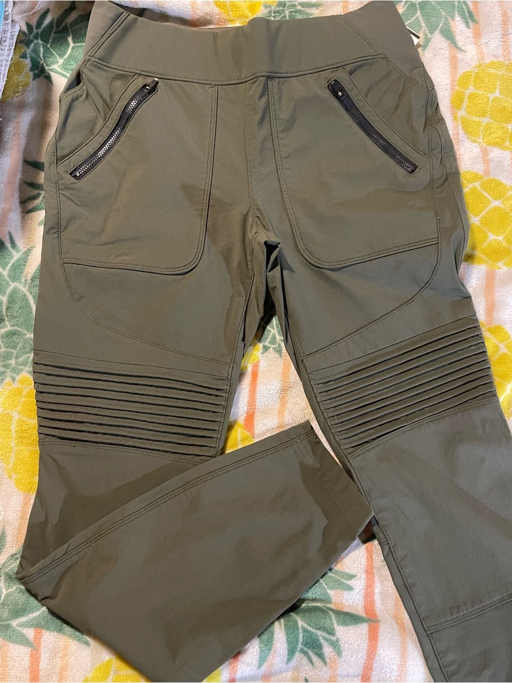 Duluth Trading Co Olive Green Cargo Stretch Pants